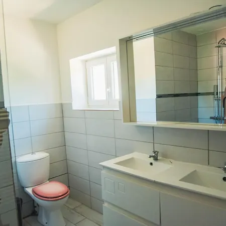 Maison 6 Personnes, Piscine Privee, Jardin Holiday home *