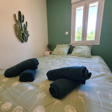 Holiday home Maison 6 Personnes, Piscine Privee, Jardin *